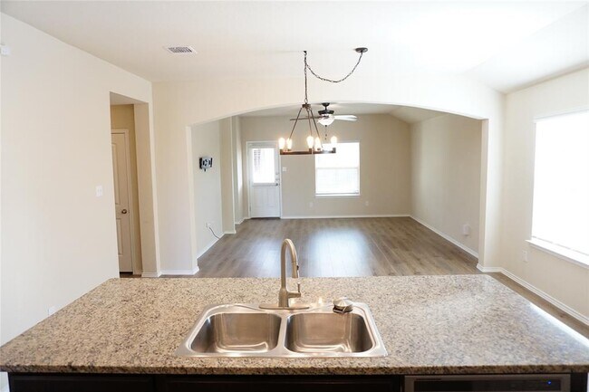 Building Photo - 231 Reagor Dr