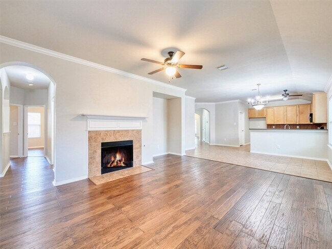 Building Photo - 6925 Red Bluff Dr