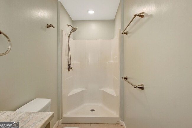 Building Photo - 183 Pine St NE