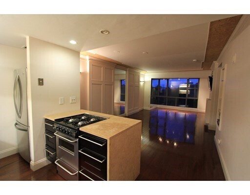 Building Photo - 21 Maywood St