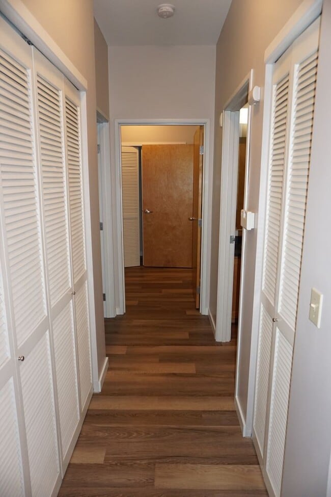 Building Photo - 701 Columbia St