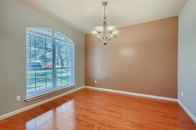 Building Photo - 5320 Spirea Cove