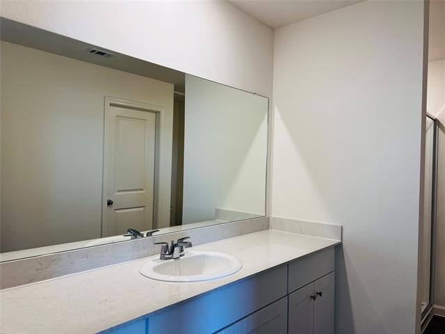 Building Photo - 2217 Pioneer Dr