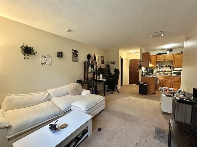 Building Photo - 720 Bennington St