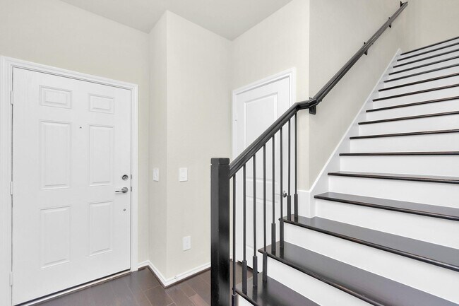 Building Photo - 10320 Marston Vineyard Dr