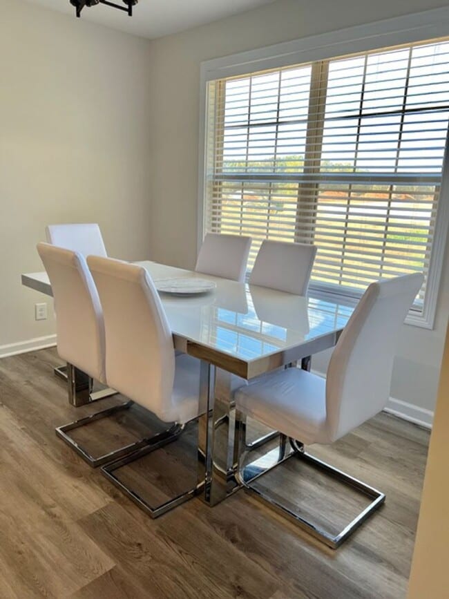 Building Photo - Beautiful Home Coming Soon!