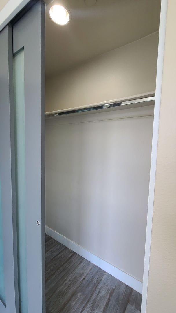 Building Photo - 2 Bedroom Condo located in Park House.