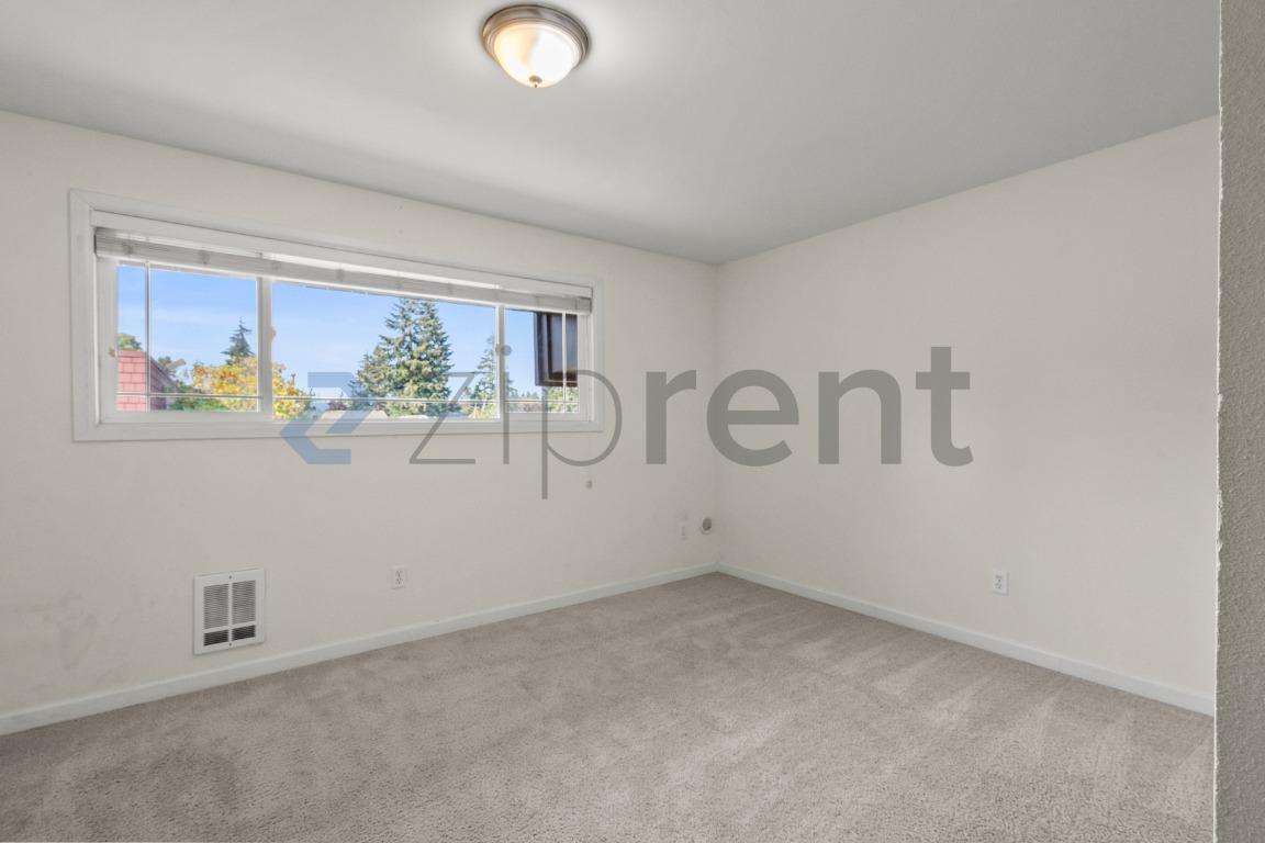 Building Photo - Unit 35