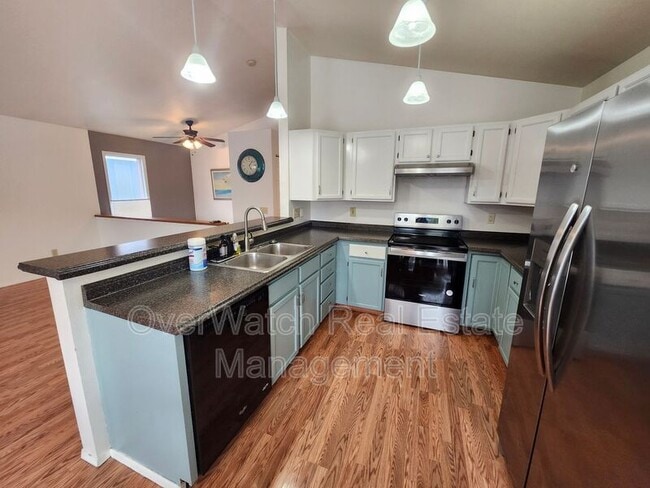 Building Photo - 3228 Aquarius Cir