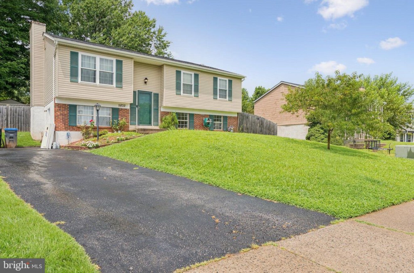 Building Photo - 5832 Riverside Dr