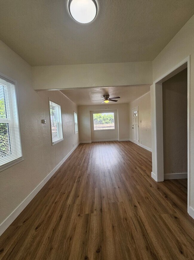 Building Photo - 171St