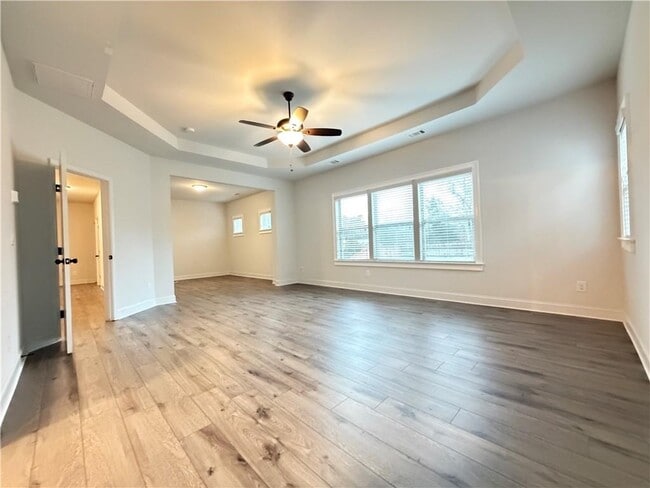 Building Photo - 1545 Dahlia Dr