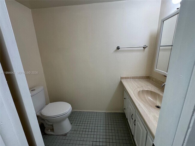 Building Photo - 14830 Naranja Lakes Blvd