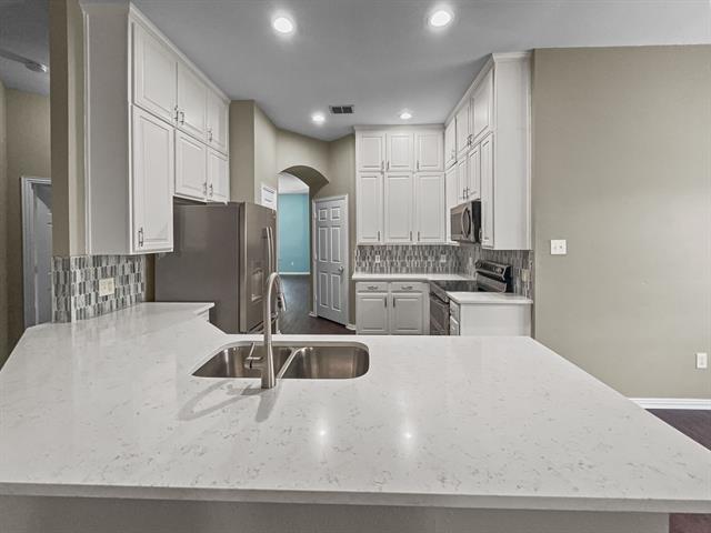 Building Photo - 5624 Bedford Ln