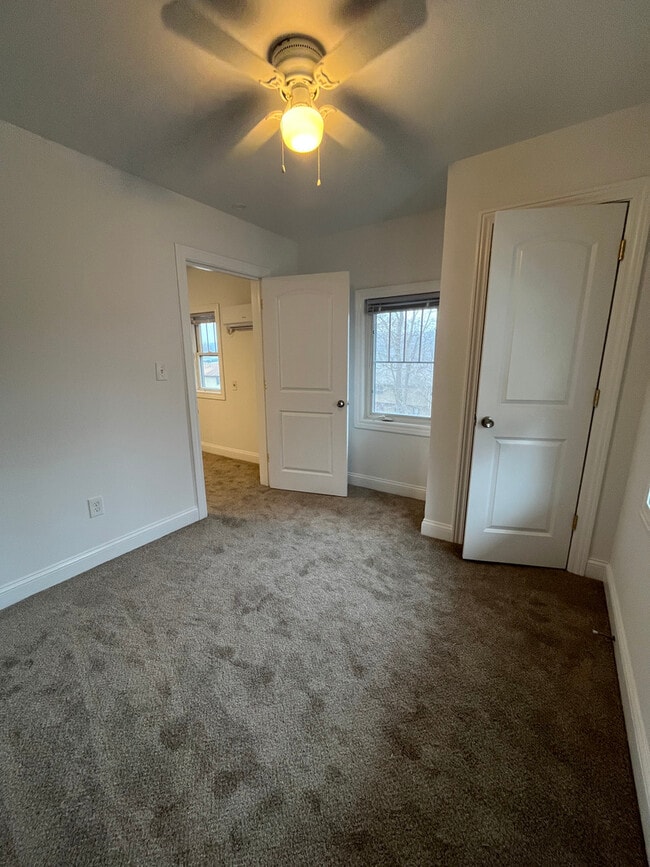 Building Photo - 417 N Main St