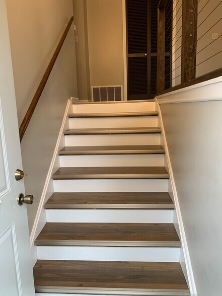 Stairs from entry - 4832 Ginny ave
