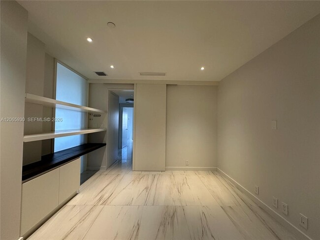 Building Photo - 251 Crandon Blvd