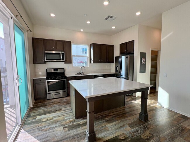 Building Photo - Luxury Living at Suwerte 2 Bedroom 2.5 Bat...