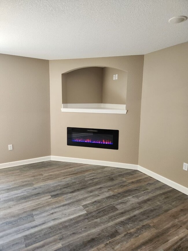 Building Photo - 1213 Pebblecreek Dr