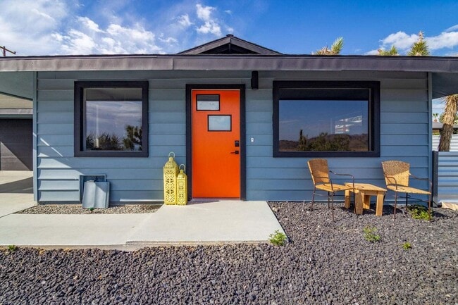 Building Photo - 61455 Adobe Dr