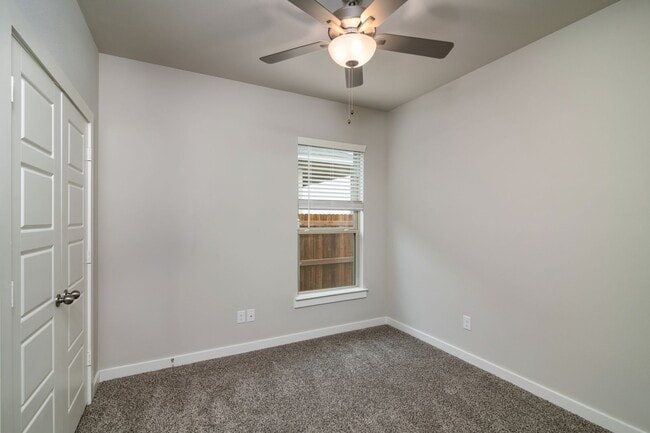 Building Photo - 612 Harvest Moon Dr