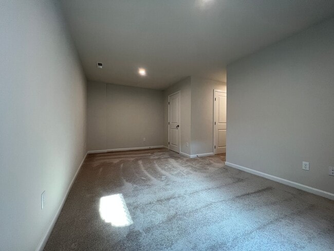 Building Photo - 225 Stonehurst Dr