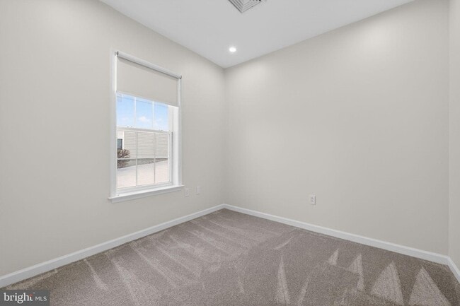 Building Photo - 1014 Creekside Dr