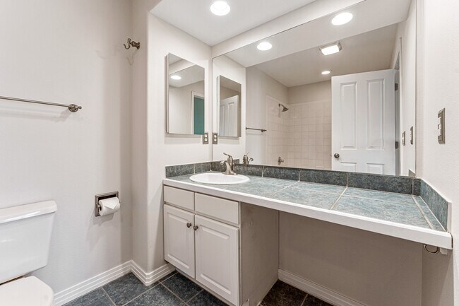 Primary Bedroom On-Suite - 4584 E Kentucky Cir