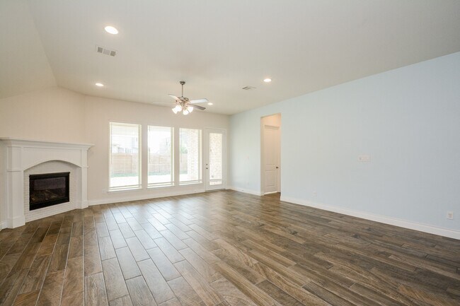 Building Photo - 28127 Knight Peak Dr