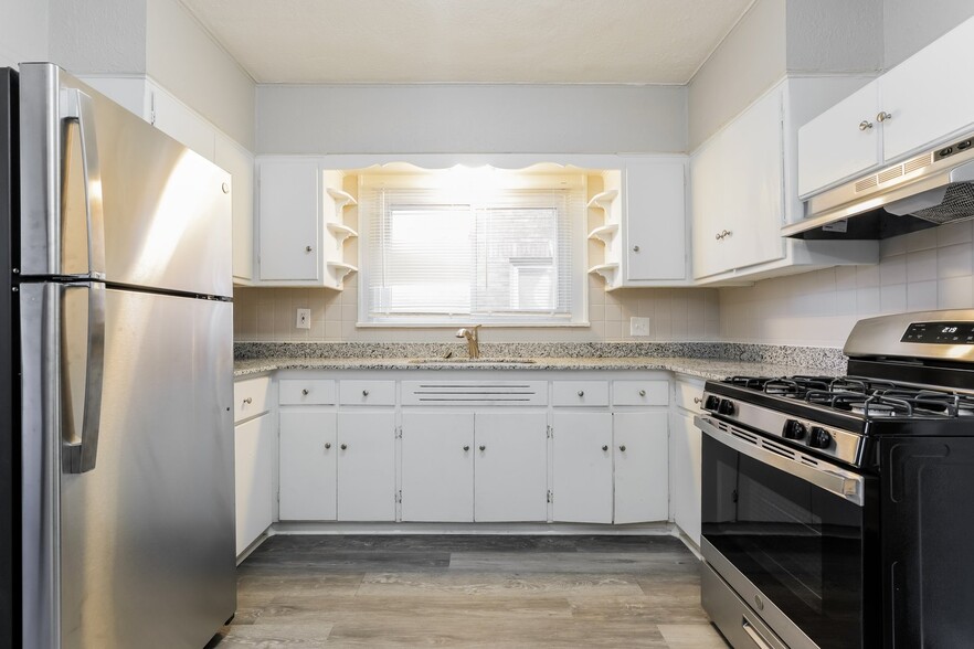 Building Photo - 2650#2652 North 50th Street, 53210; #1593339 - 1593339