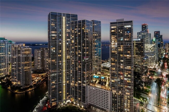 Building Photo - 200 Biscayne Blvd Way