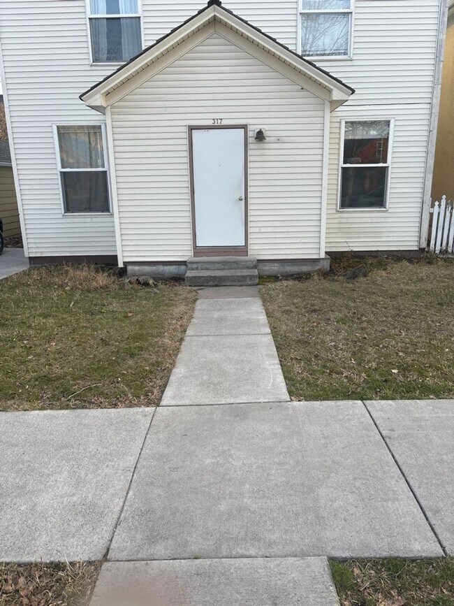 Primary Photo - 317 W Spruce St