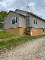 Building Photo - 132 Deck St