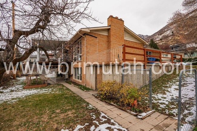 Building Photo - 3608 Eastwood Dr