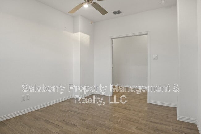 Building Photo - 233 Cherryvale Ln