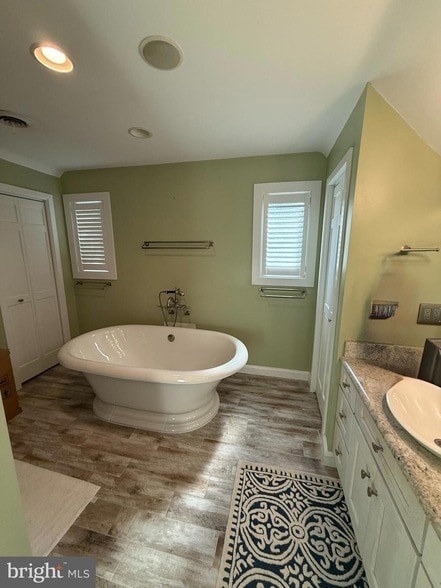 Building Photo - 5738 Griffith Lake Dr