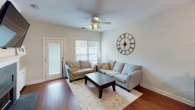 Building Photo - Dilworth Townhome For Rent