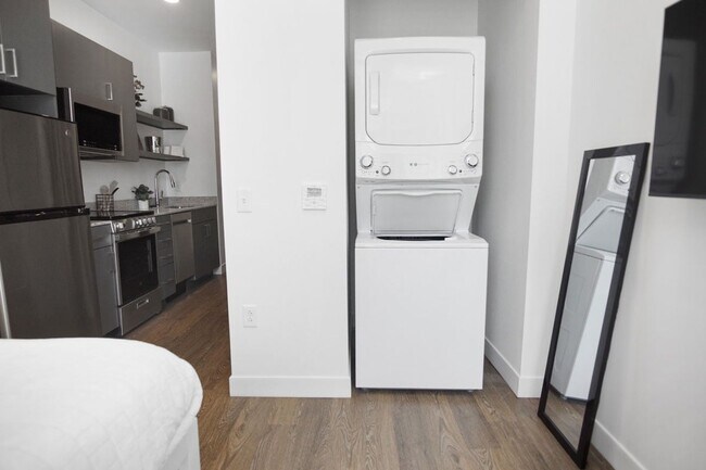 Hillsboro Studio - Laundry - Broadview at Vanderbilt