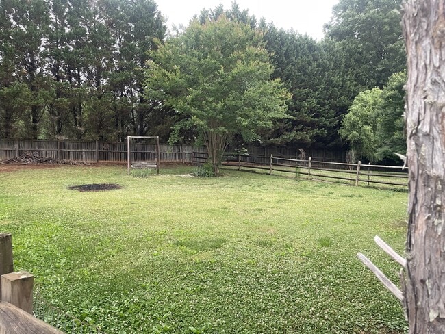 Building Photo - 1185 Eller Wood Dr