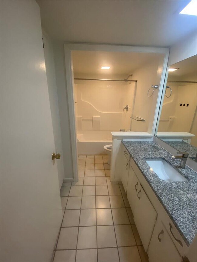 Building Photo - 2208 Enfield Rd