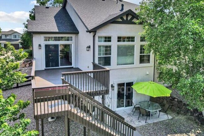 Building Photo - 2030 Silver Creek Dr