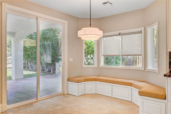 Building Photo - 9813 Edgeview Pl