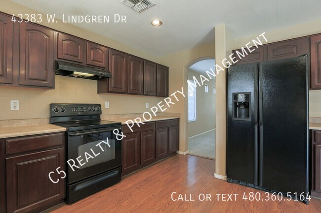 Building Photo - 43383 Lindgren Dr