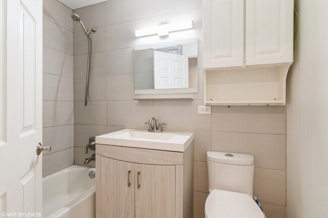 Building Photo - 1525 Sander Ct