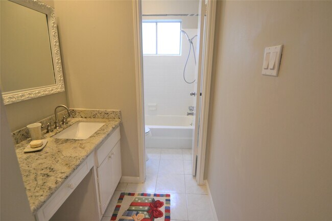 Building Photo - 12711 Westleigh Dr