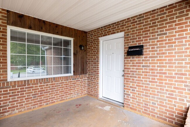 Building Photo - 103/105 Indiana Ln