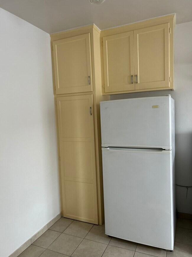 Building Photo - 4010-4016 Illinois