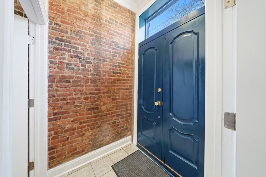 Building Photo - 37 Astor Pl