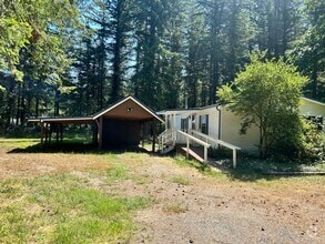 Building Photo - 2 Bedroom, 1.5 Bathroom Mobile Home in Eve...