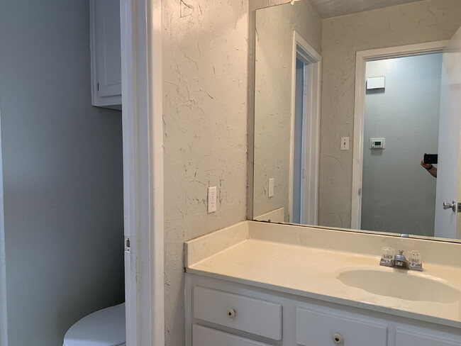 Building Photo - Cute duplex in North Lubbock